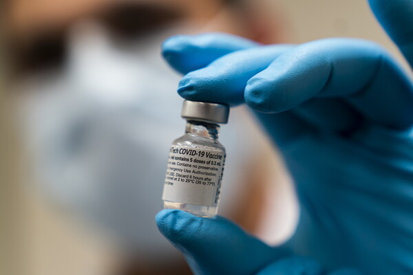 Κορωνοϊός: Ποιοι δεν θα εμβολιαστούν σε πρώτη φάση στην Ελλάδα