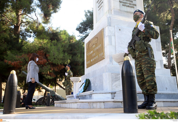 28η Οκτωβρίου: Εικόνες από τους εορτασμούς- Οι δηλώσεις των πολιτικών αρχηγών