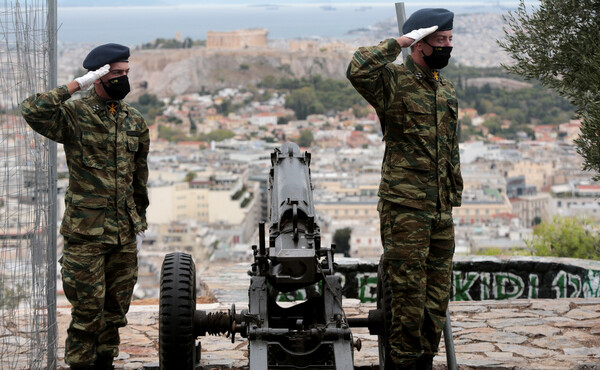 28η Οκτωβρίου: Εικόνες από τους εορτασμούς- Οι δηλώσεις των πολιτικών αρχηγών