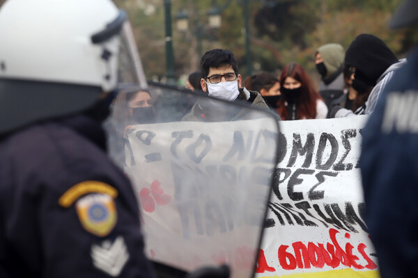 Θεσσαλονίκη: Ένταση και μολότοφ στο πανεκπαιδευτικό συλλαλητήριο