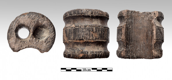 Ναυάγιο ΜΕΝΤΩΡ: Νέα ευρήματα από τις αρχαιολογικές έρευνες - Υποδήματα, νομίσματα & πιόνια από σκάκι