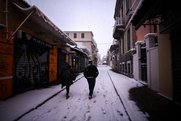 Στα λευκά όλη η Αθήνα - Φωτογραφίες από την χιονισμένη Ακρόπολη και το κέντρο