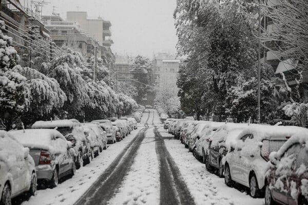 Στα λευκά όλη η Αθήνα - Φωτογραφίες από την χιονισμένη Ακρόπολη και το κέντρο