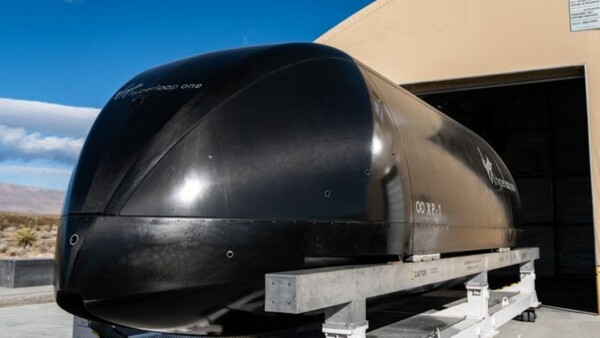Tο φουτουριστικό σύστημα μεταφορών Hyperloop είναι έτοιμο για ταξίδι με επιβάτες