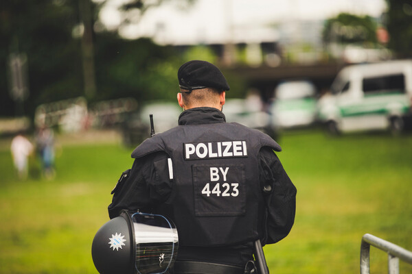 Βερολίνο: Κρατείται άνδρας ύποπτος για κανιβαλισμό - Εντοπίστηκαν ανθρώπινα οστά σε πάρκο