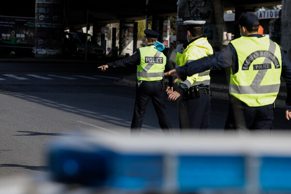 Lockdown: Μπλόκα της αστυνομίας στους δρόμους της Αττικής - Έλεγχοι και πρόστιμα