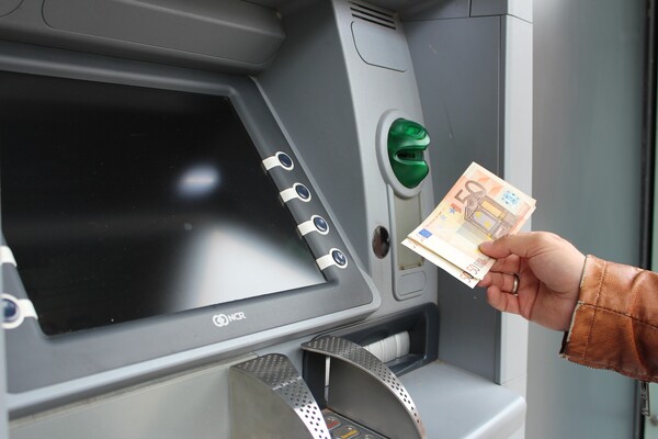 Επίδομα 534 ευρώ: Την Πέμπτη οι πληρωμές για τις αναστολές του Ιανουαρίου
