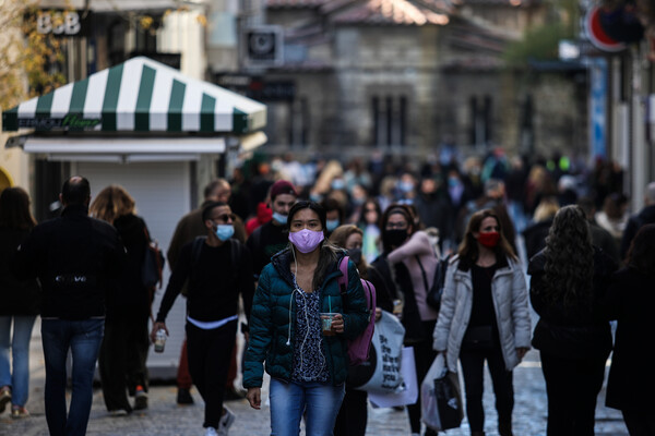 Κορωνοϊός: Οι επτά περιοχές με τα περισσότερα κρούσματα αναλογικά - Ανησυχία για τη μέση ηλικία