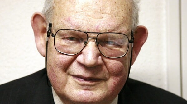 Google: Στον «πατέρα» των φράκταλ, Benoit Mandelbrot, αφιερωμένο το σημερινό doodle