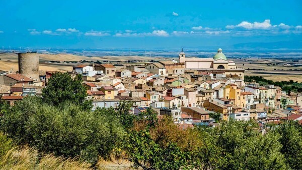 Ιταλία: Τουρίστες σπεύδουν να αγοράσουν φθηνά ιταλικά σπίτια στην επαρχία