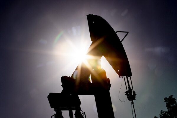 Η τιμή του πετρελαίου επανήλθε στα προ πανδημίας επίπεδα- 60 δολάρια το βαρέλι