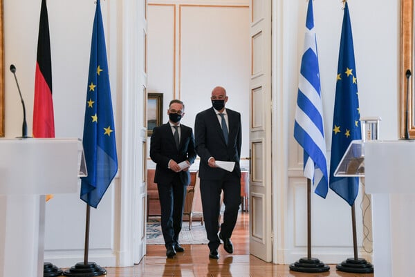 Δένδιας στο Politico: Η Γερμανία δεν ανταποκρίθηκε στον ηγετικό της ρόλο για επιβολή εμπάργκο όπλων στην Τουρκία