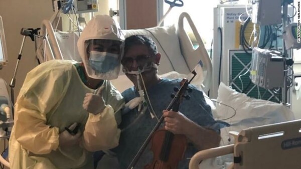 Βίντεο: Διασωληνωμένος ασθενής με κορωνοϊό παίζει βιολί- Το «ευχαριστώ» σε εκείνους που τον φροντίζουν