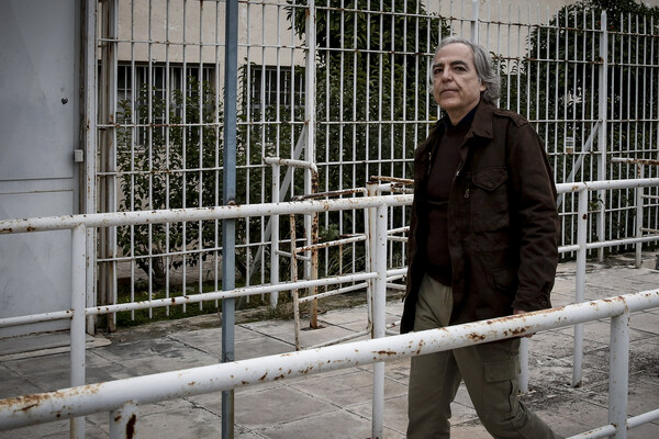 Στην εντατική μεταφέρεται ο Δημήτρης Κουφοντίνας