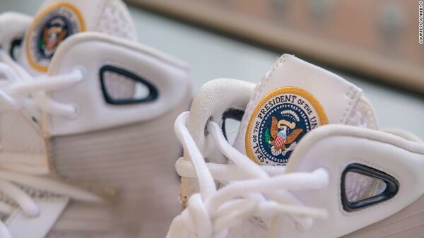 Σε δημοπρασία sneakers της Nike προς τιμήν του Μπαράκ Ομπάμα
