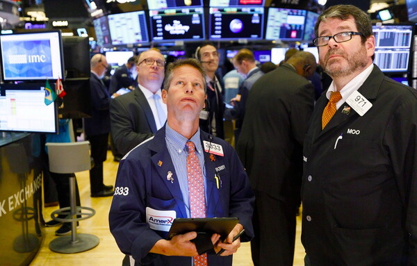 Μικροεπενδυτές εκδικούνται hedge funds στις ΗΠΑ: Πώς ένα «πάρτι» στο Reddit έπληξε πανίσχυρους παίκτες της Wall Street