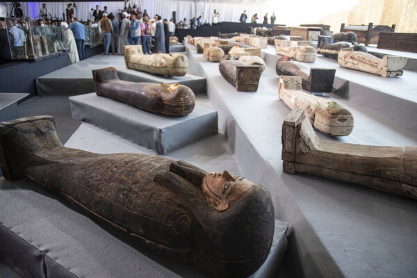 Αίγυπτος: 100 άθικτες σαρκοφάγοι 2.500 ετών στη Νεκρόπολη της Σακκάρα [ΦΩΤΟΓΡΑΦΙΕΣ]