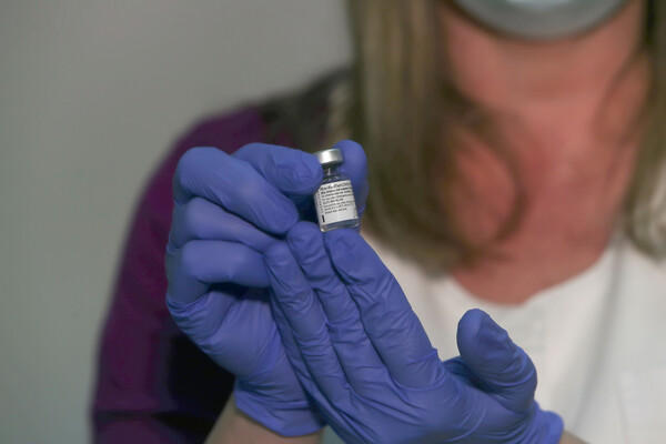 Κορωνοϊός - Εμβόλιο: Μετά τις 15 Ιανουαρίου ανοίγουν οι πλατφόρμες για ραντεβού