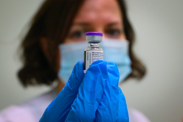 Εμβολιασμός: Ανοίγει η πλατφόρμα ραντεβού για τους 60-64 και 75-79