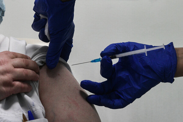 Ξεπέρασαν τους 500.000 οι εμβολιασμοί στην Ελλάδα- 23.622 εμβόλια έγιναν σήμερα