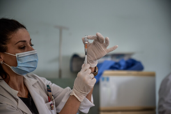 Τσίπρας: Πρωτοφανής η ανεπάρκεια του επιτελικού κράτους στην υπόθεση του εμβολιασμού