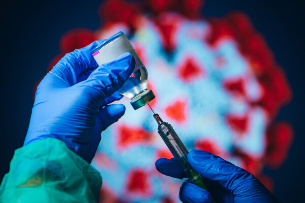H FDA επιβεβαίωσε την αποτελεσματικότητα του εμβολίου της Pfizer στο 95% - Προστασία από την πρώτη δόση