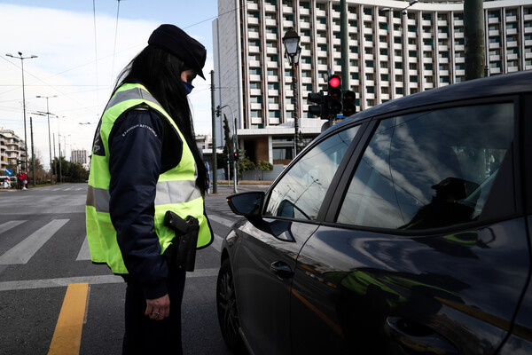 Αλλάζουν από Δευτέρα τα όρια επιβατών: Τι θα ισχύει για ΙΧ, ταξί και φορτηγά - Οι εξαιρέσεις