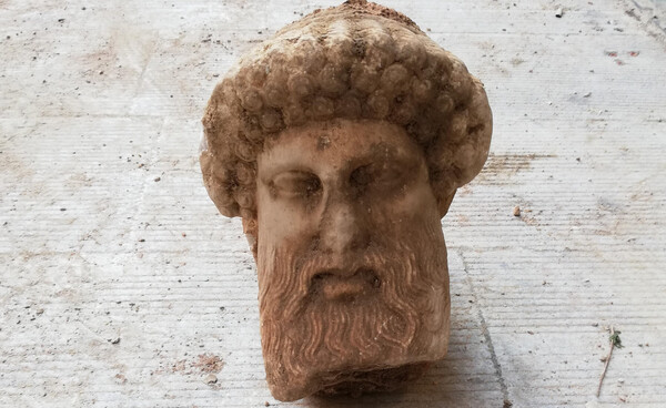 Τον θεό Ερμή απεικονίζει η κεφαλή αγάλματος που βρέθηκε τυχαία στην Αιόλου