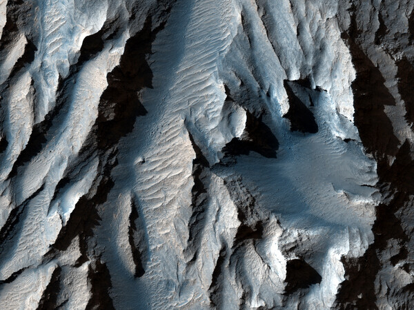 NASA: Νέες εντυπωσιακές φωτογραφίες από το «Γκραντ Κάνυον» του Άρη