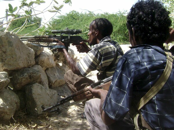 Αιθιοπία: Ένοπλοι εκτέλεσαν δεκάδες αμάχους σε σχολείο και πυρπόλησαν σπίτια