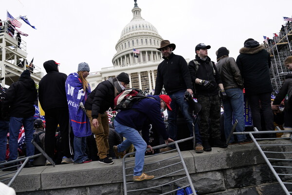 Washington Post: Το FBI προειδοποιούσε ότι «εξτρεμιστές» σχεδίαζαν να πάνε στην Ουάσιγκτον