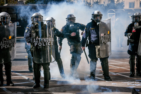 Φοιτητικό συλλαλητήριο: Ένταση στο κέντρο της Αθήνας - Ρίψεις χημικών