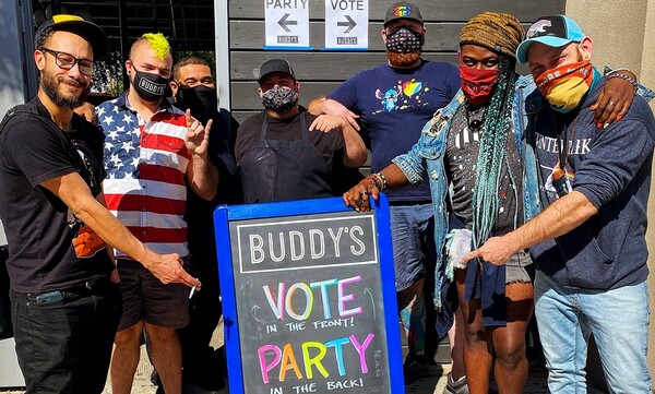 Γκέι μπαρ έγιναν εκλογικά κέντρα σε Χιούστον και Σαν Φρανσίσκο