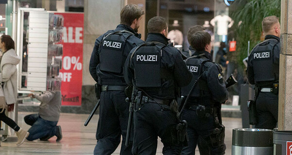 Συναγερμός στη Φρανκφούρτη: Επίθεση με μαχαίρι σε σταθμό τρένων - Πολλοί τραυματίες