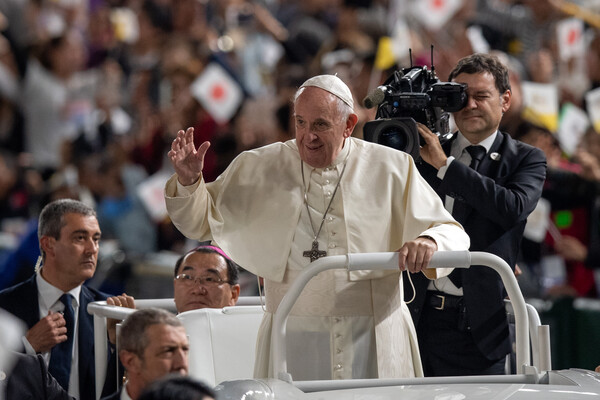 Βατικανό: «Διευκρινίσεις» για τις δηλώσεις του Πάπα Φραγκίσκου για το σύμφωνο συμβίωσης ομοφυλοφίλων