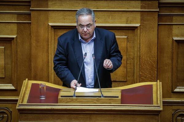 Βουλή: Ο Λαμπρούλης (ΚΚΕ) ζητά απαλλαγή από τα καθήκοντα αντιπροέδρου για να συνδράμει ως γιατρός κατά του κορωνοϊού