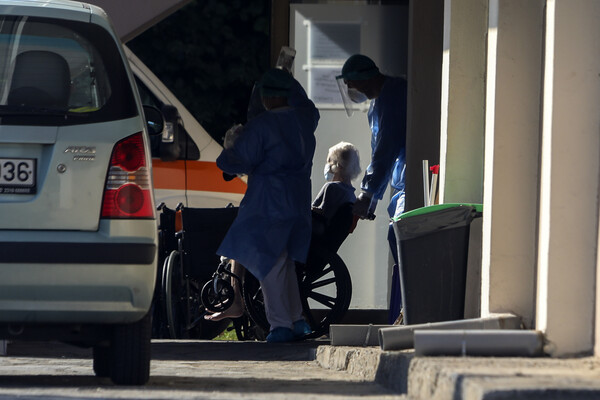 Συναγερμός στη Θεσσαλονίκη: Εντοπίστηκαν 20 κρούσματα σε γηροκομείο