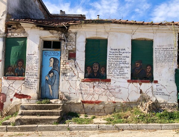 Ένας 71χρονος γκραφιτάς μεταμορφώνει το χωριό του στην Πιερία