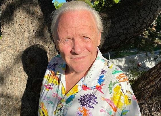 Ο Άντονι Χόπκινς γιορτάζει 45 χρόνια χωρίς αλκοόλ και στέλνει μήνυμα στους νέους: «Κρατάτε γερά»