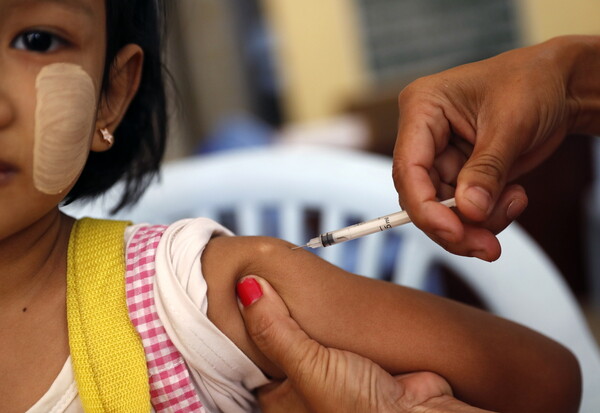 ΠΟΥ: Η πανδημία της Covid-19 διαταράσσει την καταπολέμηση της ιλαράς - Δυσπιστία για το εμβόλιο