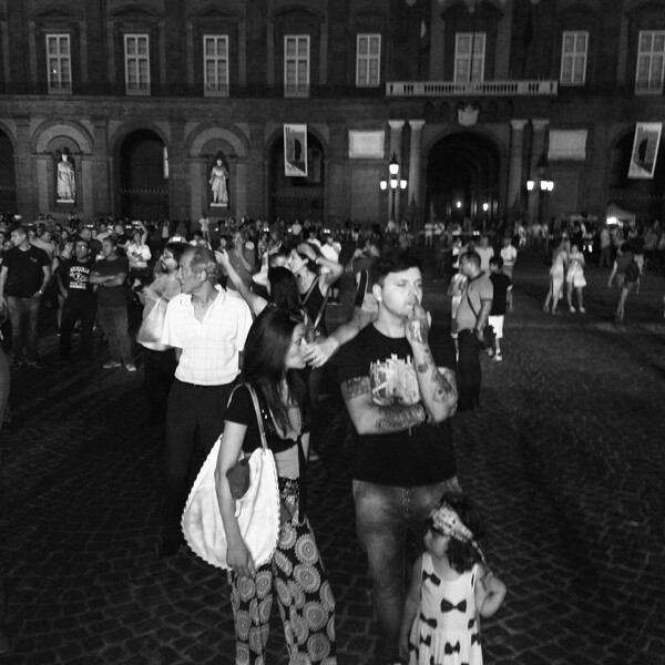 Περιμένοντας τον Μαραντόνα στην Piazza del Plebiscito