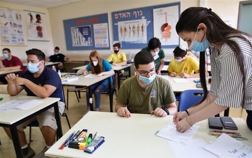 Το Ισραήλ ξεκινά τον εμβολιασμό εφήβων 16 έως 18 ετών - Έχει ήδη εμβολιάσει 2,5 εκατομμύρια πολίτες