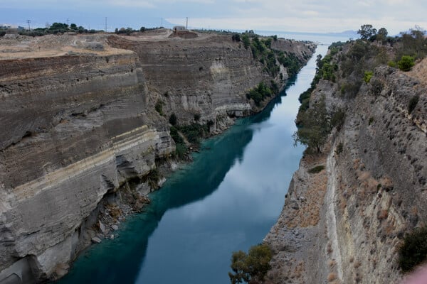 Νέα κατολίσθηση στον Ισθμό της Κορίνθου- Ξεκίνησαν οι εργασίες αποκατάστασης