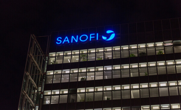 Η φαρμακευτική εταιρεία Sanofi θα βοηθήσει την Pfizer στην παραγωγή 100 εκατ. δόσεων του εμβολίου
