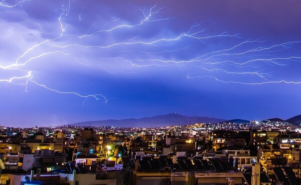 Meteo: Επιδείνωση του καιρού από το μεσημέρι - Πού αναμένονται καταιγίδες