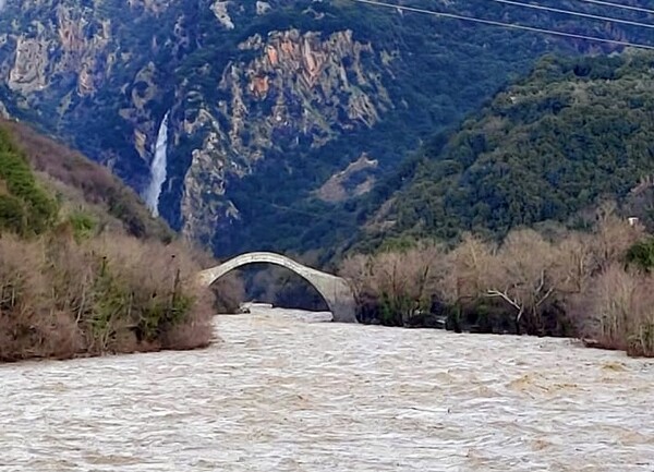 Κακοκαιρία: Πλημμύρες σε Έβρο και Ιωάννινα, ανεμοστρόβιλος στα ορεινά της Άρτας [ΕΙΚΟΝΕΣ&ΒΙΝΤΕΟ]