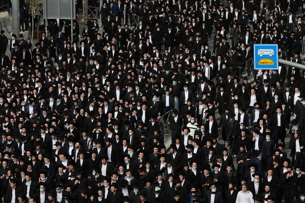 Ισραήλ: Χιλιάδες υπερορθόδοξοι Εβραίοι σε κηδεία ραβίνου, παρά το lockdown