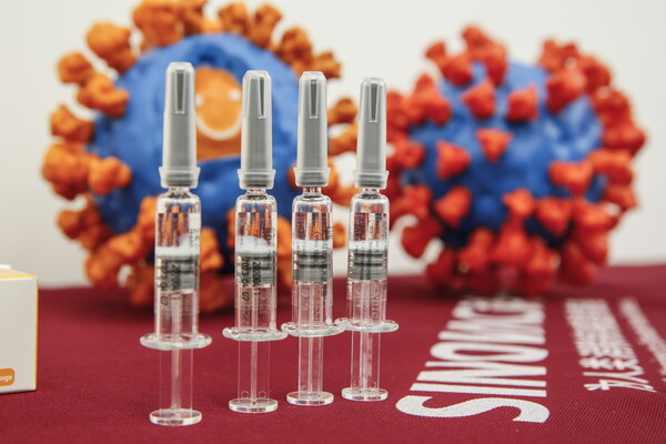 Κορωνοϊός: Αποτελεσματικότητα 50-90% έδειξε το κινεζικό εμβόλιο CoronaVac σε δοκιμές στη Βραζιλία