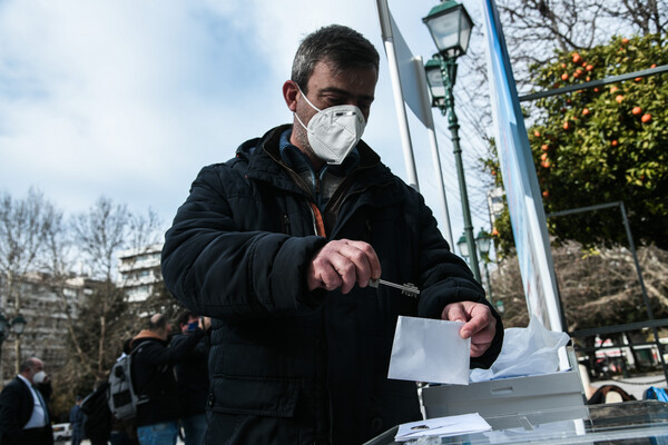 Διαμαρτυρία από τους επιχειρηματίες της εστίασης- Παραδίδουν τα κλειδιά των μαγαζιών τους