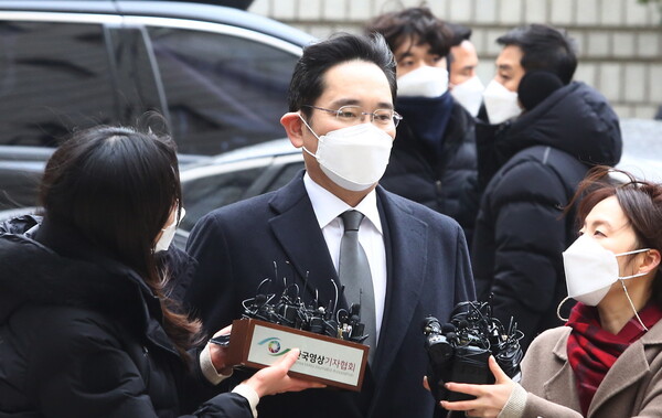 Ν. Κορέα: Ο αντιπρόεδρος της Samsung καταδικάστηκε σε ποινή φυλάκισης 2,5 ετών